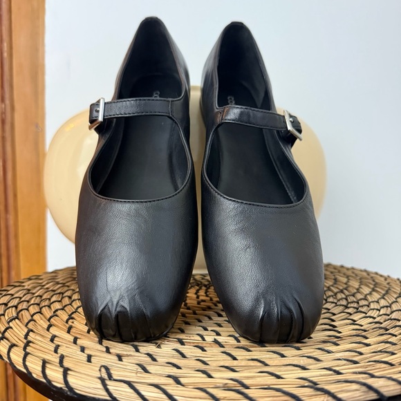 COS PLEATED LEATHER MARY-JANE BALLET FLATS - Picture 1 of 17